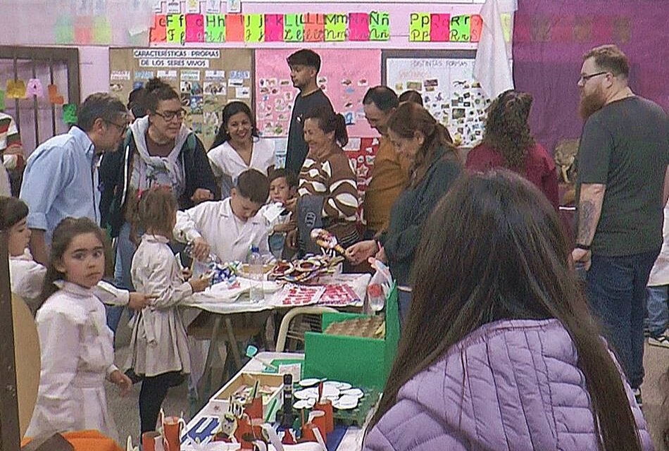 Los alumnos de la Escuela Nro. 6034 mostraron a la comunidad cómo trabajan en Ciencia y Tecnología