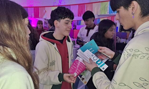 Feria de Carreras: más de 45 expositores muestran el potencial educativo de Gálvez y la región