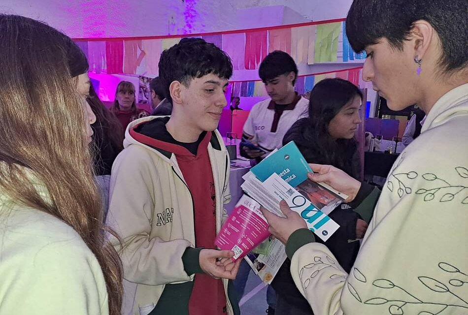 Feria de Carreras: más de 45 expositores muestran el potencial educativo de Gálvez y la región