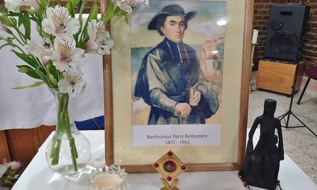 El Colegio del Calvario recibió las reliquias del padre Pedro Bonhomme