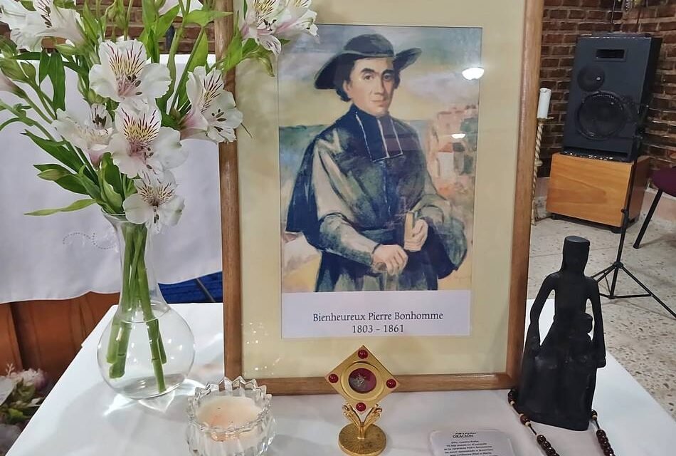 El Colegio del Calvario recibió las reliquias del padre Pedro Bonhomme