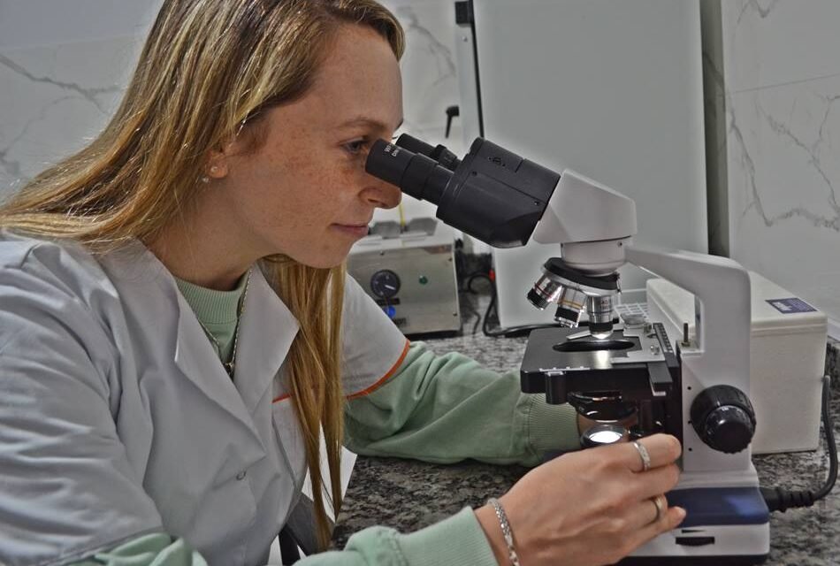 En Centro Bienestar Salud inauguró Laboratorio «BioMed», de la bioquímica Romina Bertolini