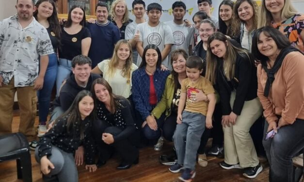 Jóvenes comprometidos: alumnos de la Escuela Nro. 670 brindaron charla sobre ciberseguridad