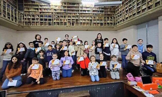 Finalizó un nuevo año de la experiencia HOLBERTON en la Biblioteca
