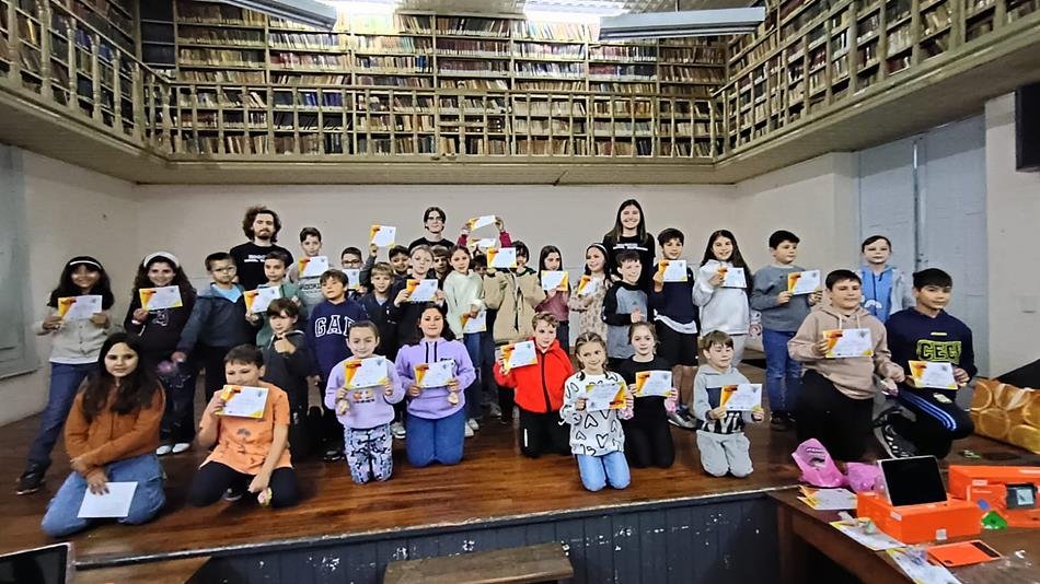 Finalizó un nuevo año de la experiencia HOLBERTON en la Biblioteca