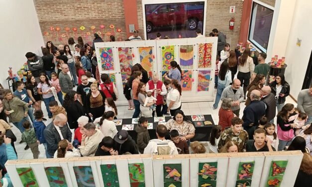 Liceo Municipal: los niños del Ciclo Inferior de Artes Visuales exponen en la CHCB inspirados en el trabajo de Marta Minujín