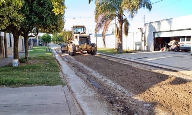 Comenzaron los trabajos para el asfaltado en 6 cuadras de barrios Tropezón y Progreso