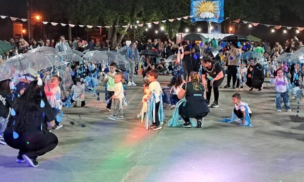 Con un tierno «viaje» por el día y la noche, el Jardín Nucleado 225 celebró su fiesta de fin de ciclo