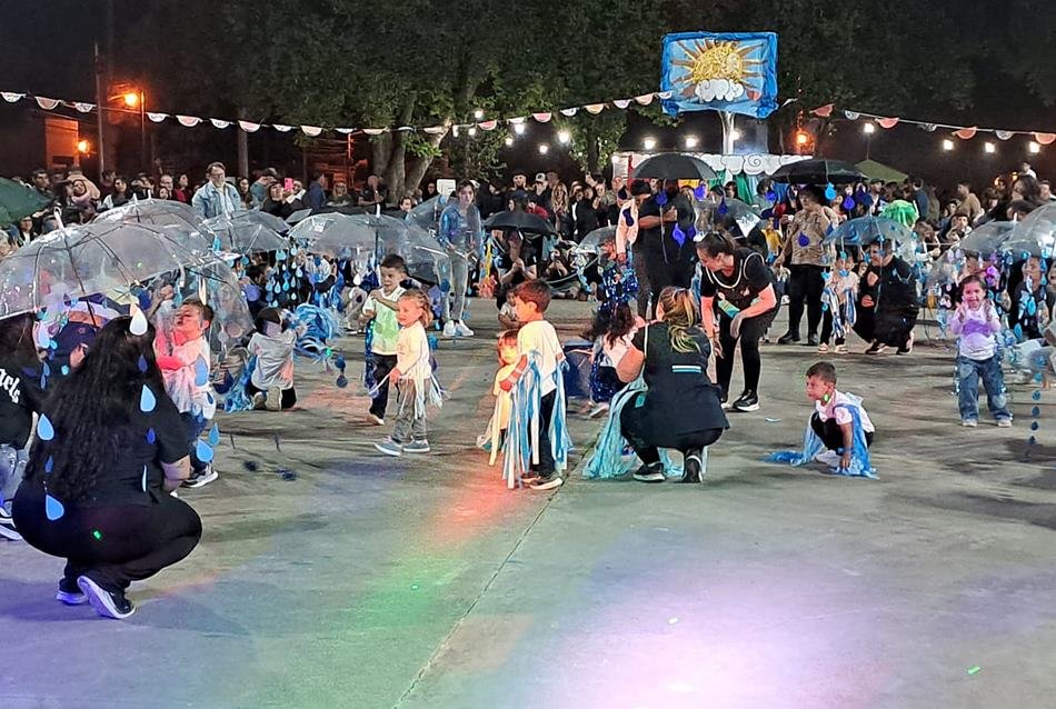 Con un tierno «viaje» por el día y la noche, el Jardín Nucleado 225 celebró su fiesta de fin de ciclo