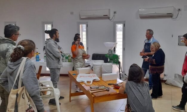 Realizaron capacitación en forestación con plantas nativas, apuntando también a su valor agregado