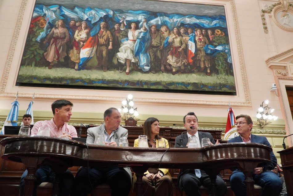 COMENZÓ EL DEBATE POR LA NUEVA LEY ORGÁNICA DE MUNICIPIOS EN SANTA FE