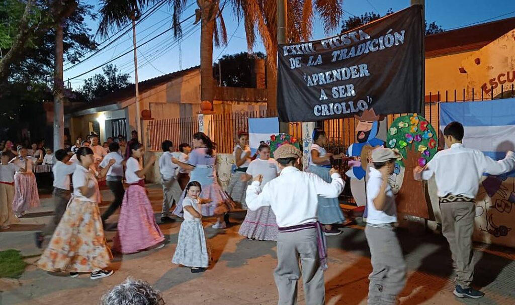 «Aprender a ser criollo»: la Escuela Nro. 877 celebró su 33a. Fiesta de la Tradición