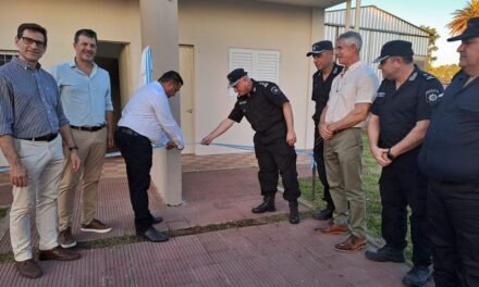 Inauguraron la remodelación del destacamento policial de Loma Alta y entregaron una nueva camioneta a la UR XV