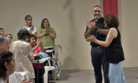 La comunidad católica despidió con cena al padre Carlos, que el domingo 14 dará su última misa en la ciudad
