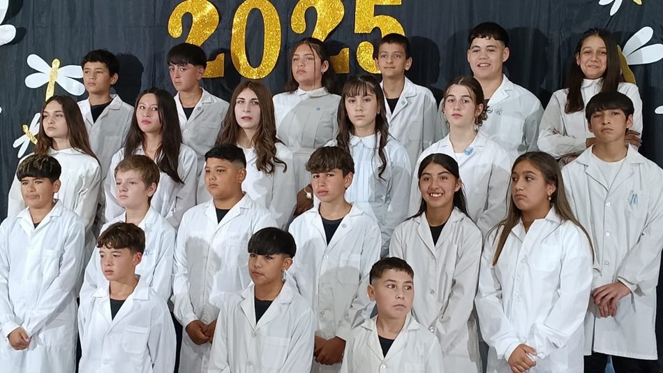 GRADUACIONES 2025: egresó la promo 2025 de la Escuela Nro. 6035