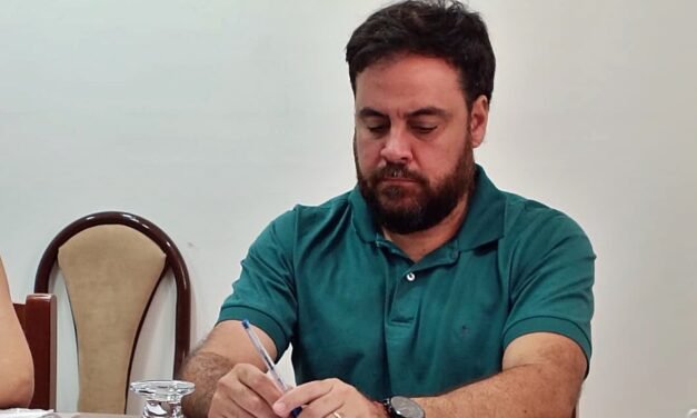 Bacarella propuso elaborar una carta orgánica municipal participativa