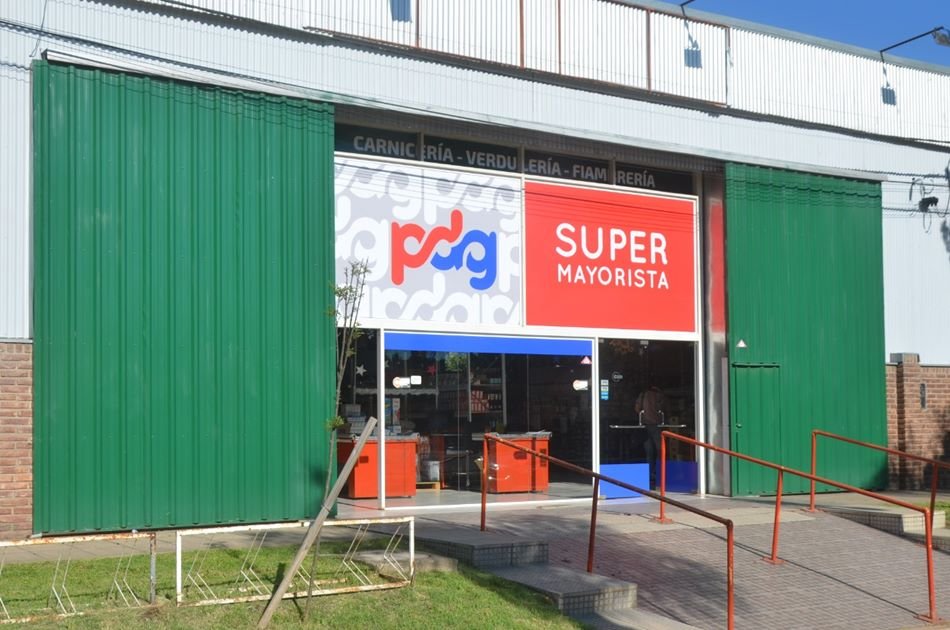 En 20 de Junio 1282, abrió sus puertas este viernes PDG Supermercado Mayorista
