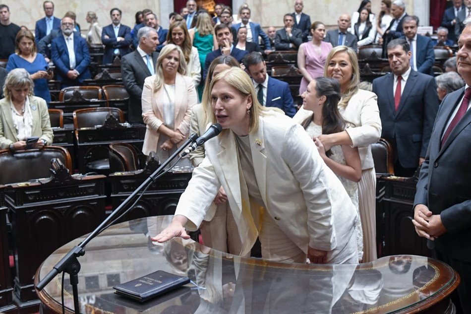 Scaglia juró como diputada y formará parte del «PROVINCIAS UNIDAS», un espacio de 22 diputados que será la tercera fuerza en el Congreso