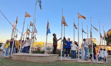 Por primera vez, flamea en Gálvez la bandera que representa los derechos de las personas con discapacidad
