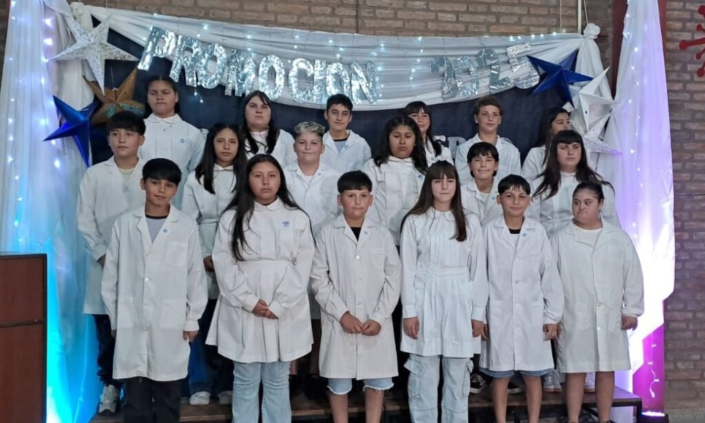 Graduaciones 2025: La Escuela Nro. 877 despidió a la promo de Séptimo Grado