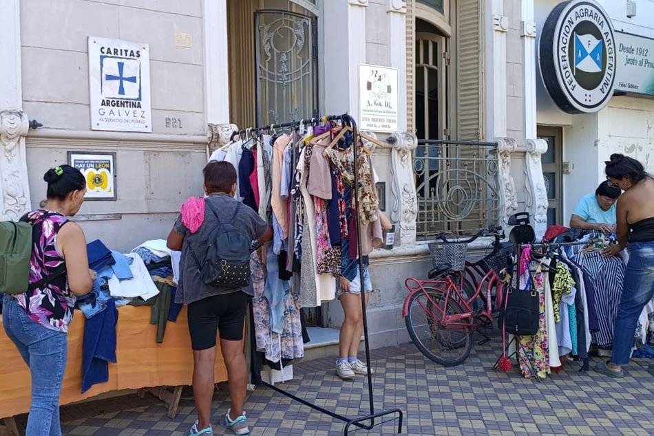 La Casa de Cáritas abre los miércoles de enero: reciben donaciones y brindan ayuda y contención