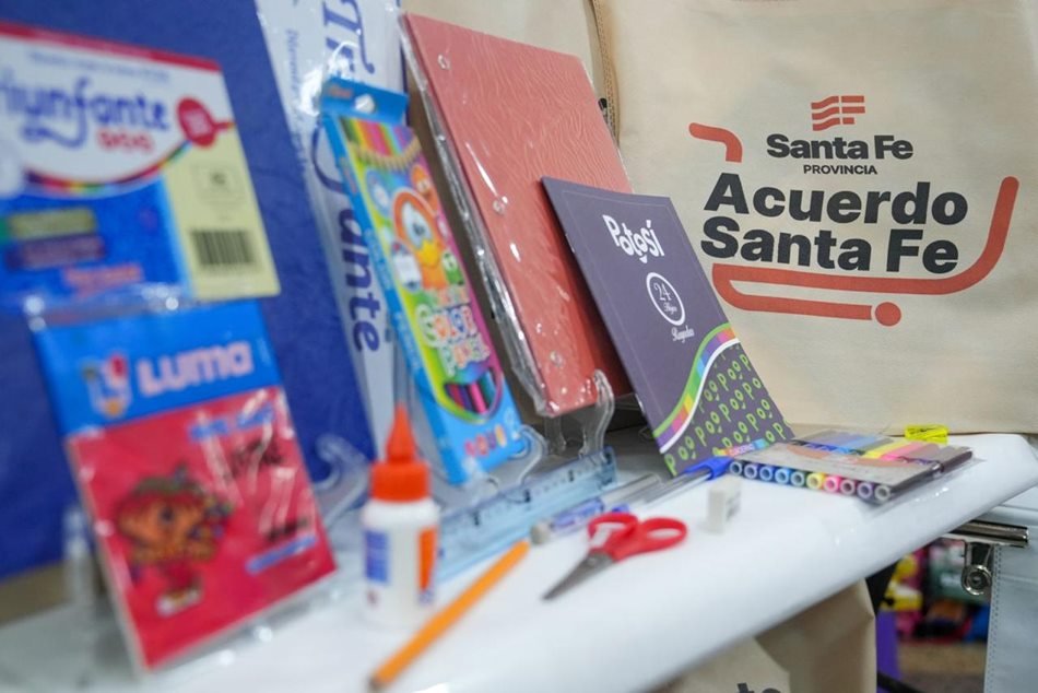 “Equipate para el cole”: qué contiene el kit escolar que Provincia acordó para compra de útiles y fortalecer el comercio local