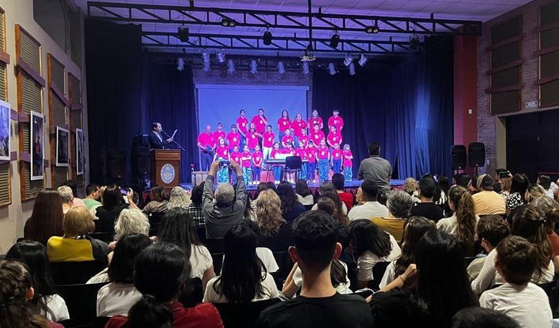 El Coro de Ninos y Adolescentes invita a quienes tengan ganas de cantar, a sumarse a su elenco