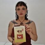 Con raíces en nuestra ciudad, la joven autora Malena Martini presentó su primer poemario «DESDE LAS CENIZAS»