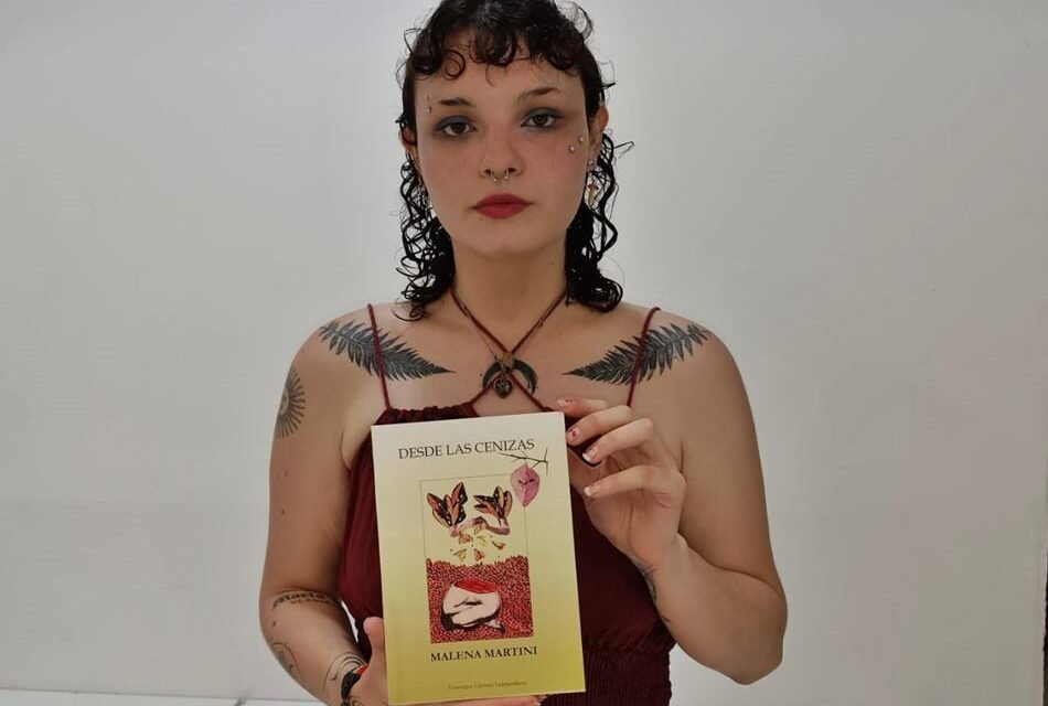Con raíces en nuestra ciudad, la joven autora Malena Martini presentó su primer poemario «DESDE LAS CENIZAS»