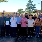 Campo Piaggio firmó con Provincia el convenio para ripiar su acceso, una obra «ansiada hace muchísimos años»