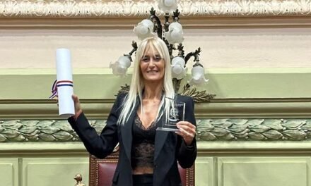 La Cámara de Diputados de Santa Fe distinguió a Carolina Pavetto, creadora de «Mantara», por su aporte al diseño textil artesanal