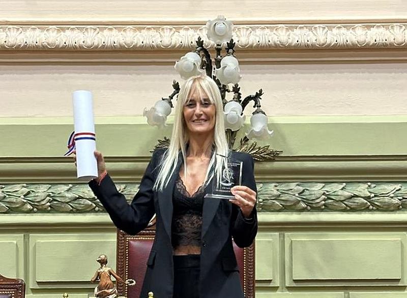 La Cámara de Diputados de Santa Fe distinguió a Carolina Pavetto, creadora de «Mantara», por su aporte al diseño textil artesanal