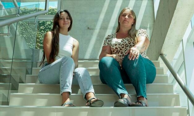 Gilda y Marcia son las primeras egresadas del programa de becas impulsado por la Mutual de Argentino