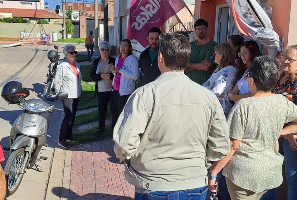 Vecinos de Barrio Progreso reclaman una solución definitiva al tema de cloacas en calle Urquiza y alrededores