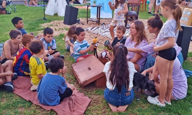 La lectura se adueñó de la primera jornada de «Todos a la Plaza»