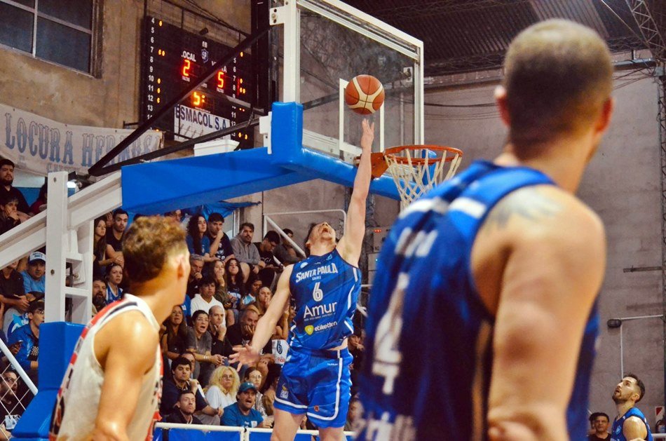 Liga Argentina de Básquet: Santa Paula ganó y está match point