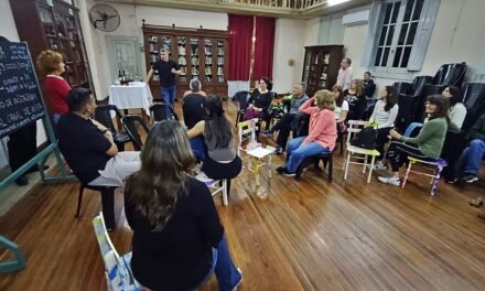«Entre libros y copas»: la Biblioteca Popular lanzó su 5° temporada de talleres con una novedosa jornada en el Club de Lectura