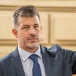 Un proyecto del senador Leo Diana propone crear un «espacio de escucha y acompañamiento emocional para las escuelas”