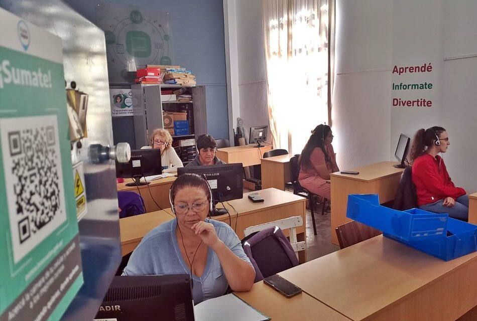 El Municipio relanzó el Punto Digital en el Liceo, con más de 200 cursos gratuitos