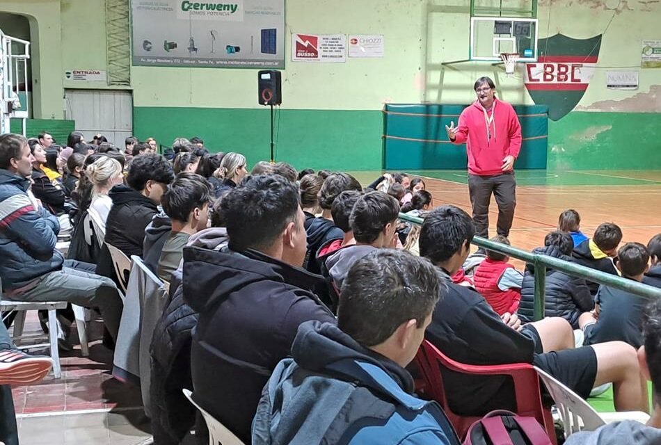 Taller de entrenamiento mental en el Centenario BBC: «Preparamos a los chicos para la vida, no sólo para el fin de semana»
