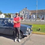 Crónicas sobre ruedas: el ferroviario que recorre el país en un Peugeot 404 para rescatar la memoria de los pueblos