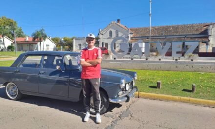 Crónicas sobre ruedas: el ferroviario que recorre el país en un Peugeot 404 para rescatar la memoria de los pueblos