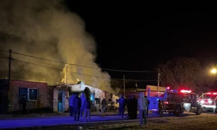 Bomberos trabajó en dos incendios en vivienda, que se produjeron con pocas horas de diferencia