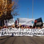 Importante movilización en Santa Fe en defensa de la universidad pública