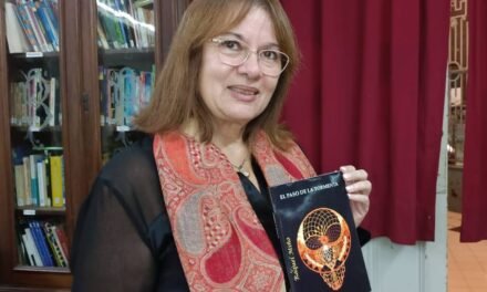 La autora Raquel Miño trajo «El paso de la tormenta» a Gálvez, su «lugar en el mundo»