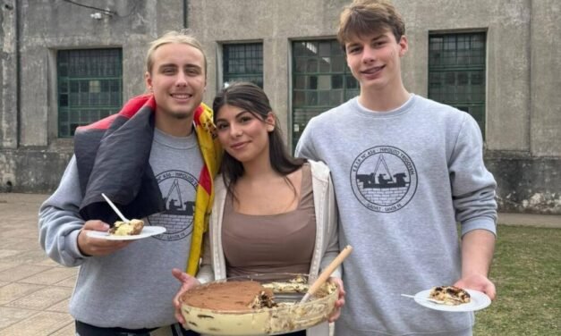 El mundo en el aula: en la EETP 456, una iniciativa escolar que derriba fronteras a través del idioma y el juego