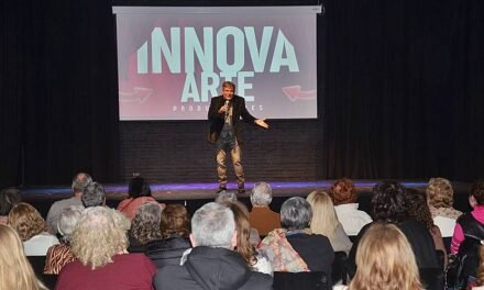 «Reíte hoy porque mañana te puede faltar un diente»: el humor de Chiqui Abecasis pasó por la ciudad