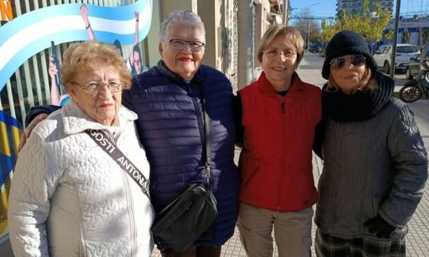¡Este sábado hay fiesta! El Club de los Abuelos prepara cena show