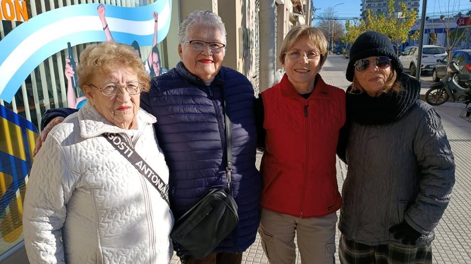 ¡Este sábado hay fiesta! El Club de los Abuelos prepara cena show