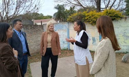 SCAGLIA, DIANA Y BALBO ENTREGARON FONDOS PARA MEJORAS EDILICIAS EN LA ESCUELA nro. 877 «D.F. SARMIENTO»